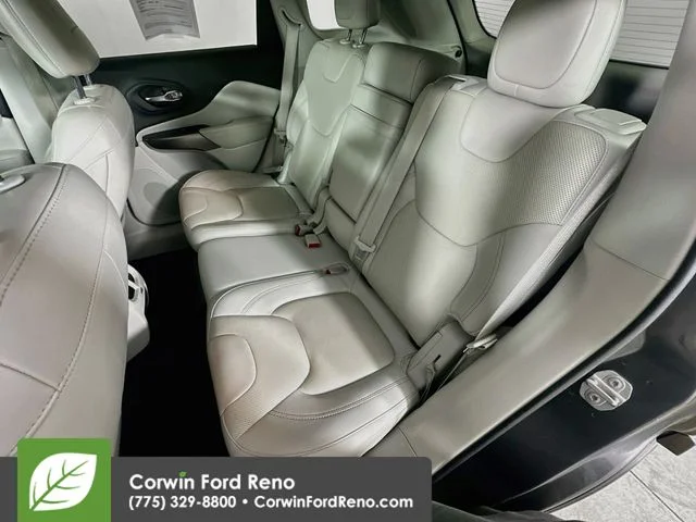 Used 2019 Granite Crystal Clearcoat Metallic Jeep Overland image 28