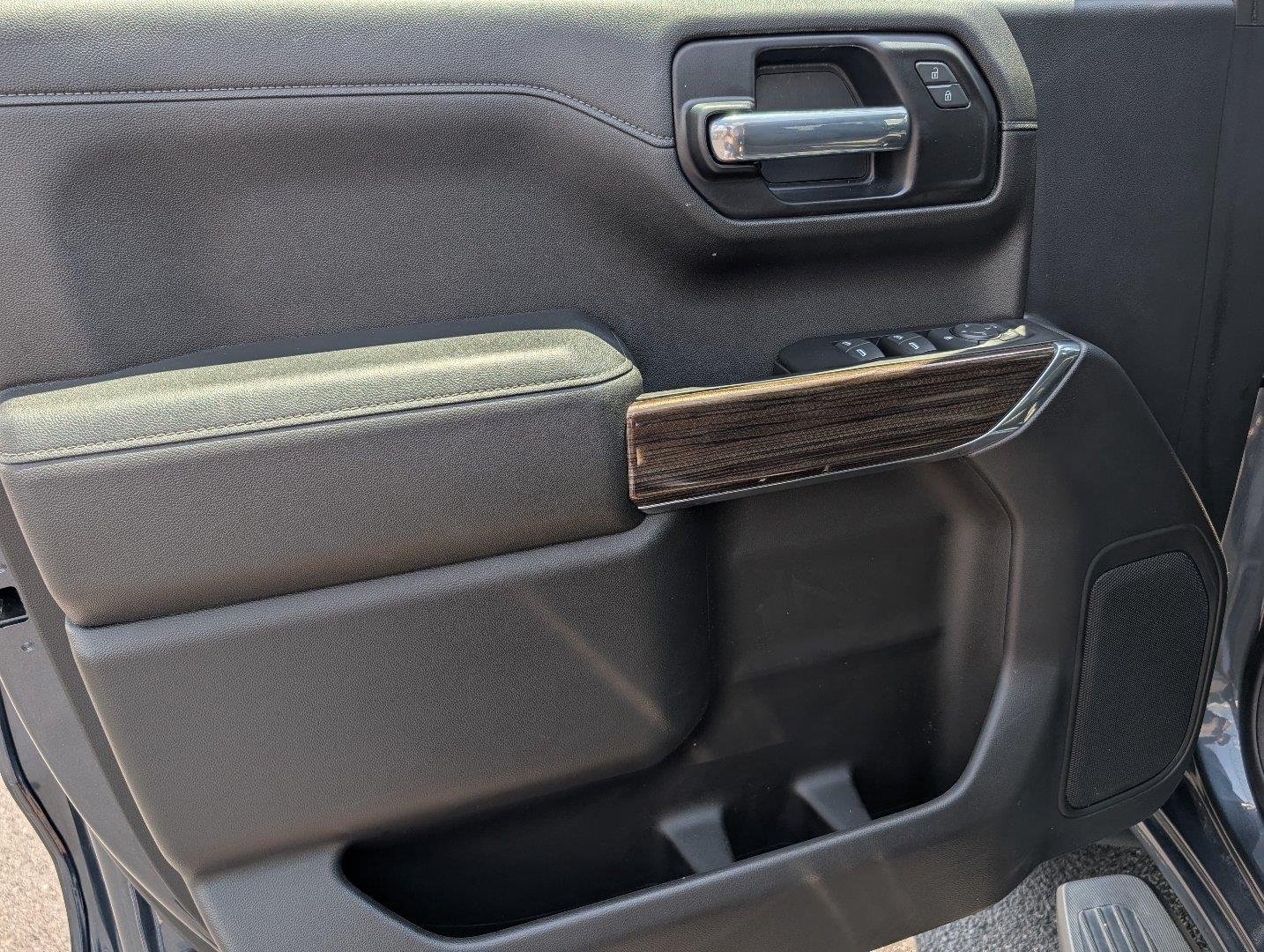 Used 2022 SHADOW GRAY METALLIC Chevrolet LT Trail Boss image 16