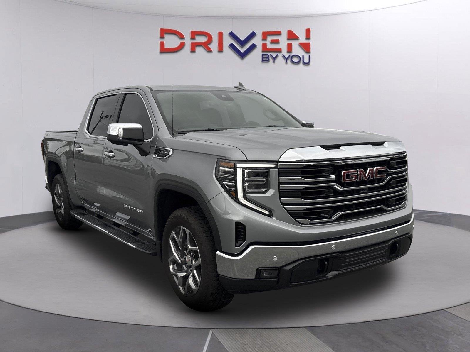 Used 2025 Sterling Metallic GMC SLT image 2