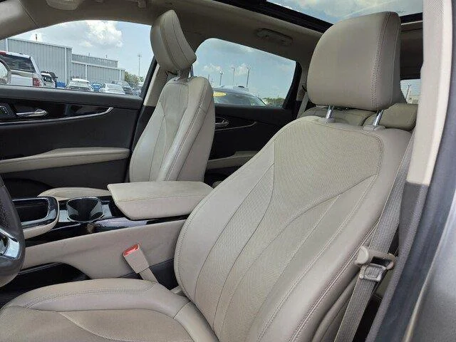 Used 2023 Jewel Sandstone Metallic Premium Colorant Lincoln Reserve image 13