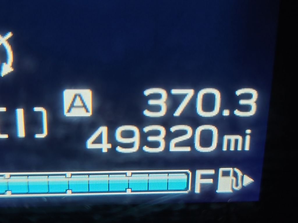 Used 2021 White Subaru Base image 17