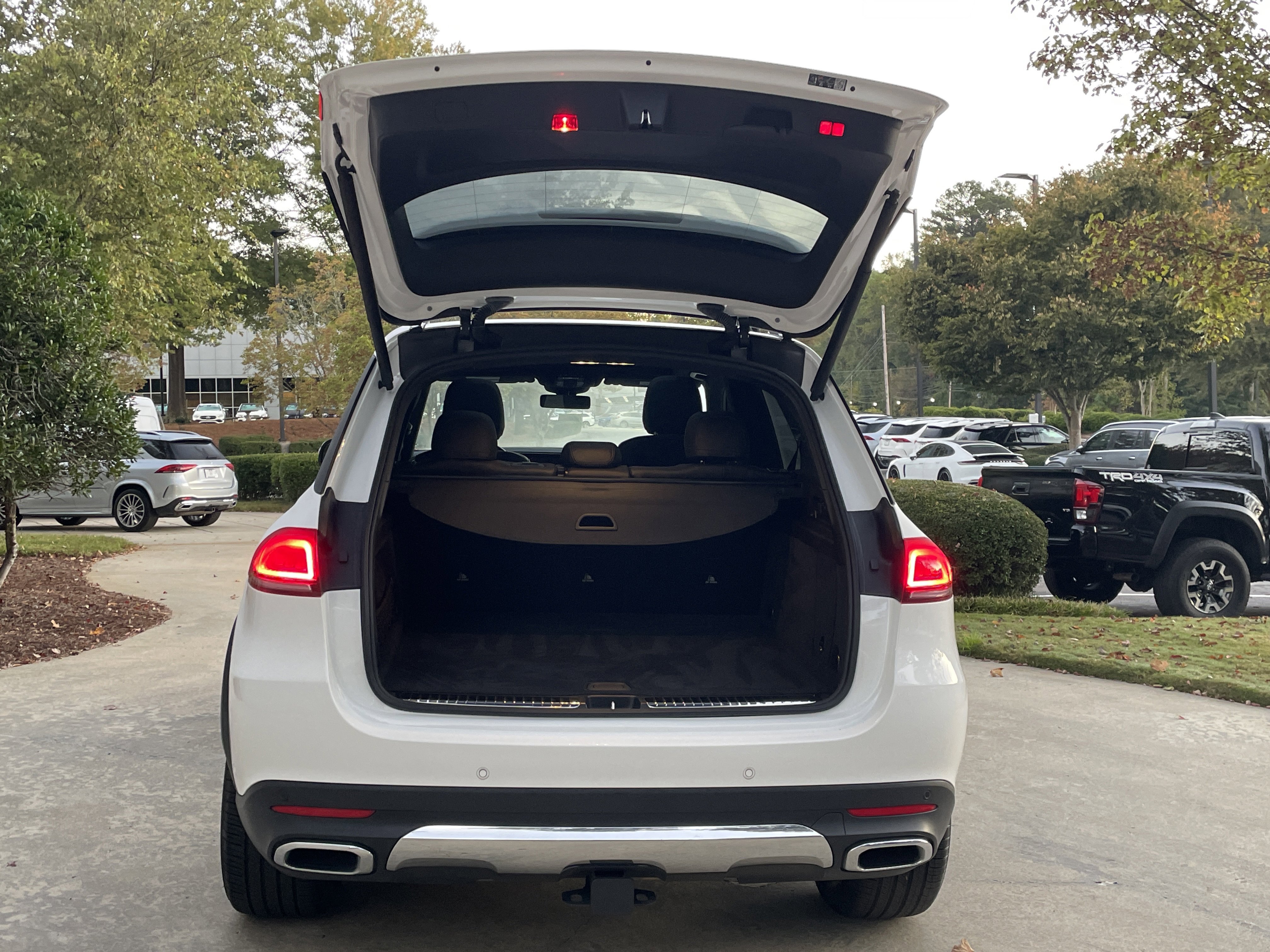 Certified Used 2023 Polar White Mercedes-Benz GLE 350 SUV image 9