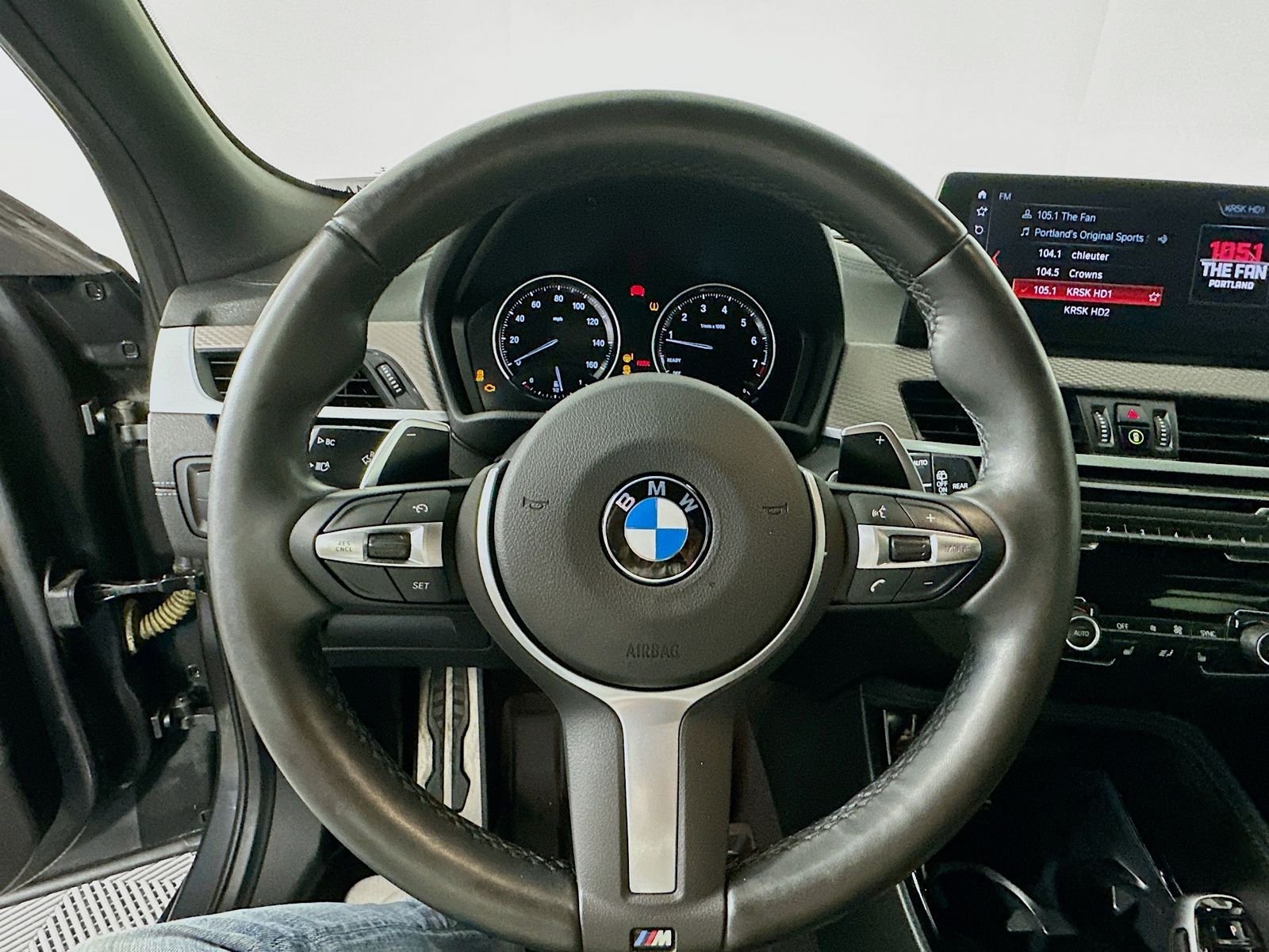 Used 2022 Mineral Grey Metallic BMW M35i image 11