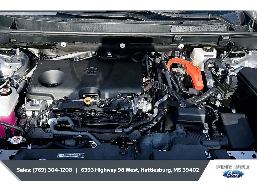 2024 Toyota RAV4 XLE - Photo 8