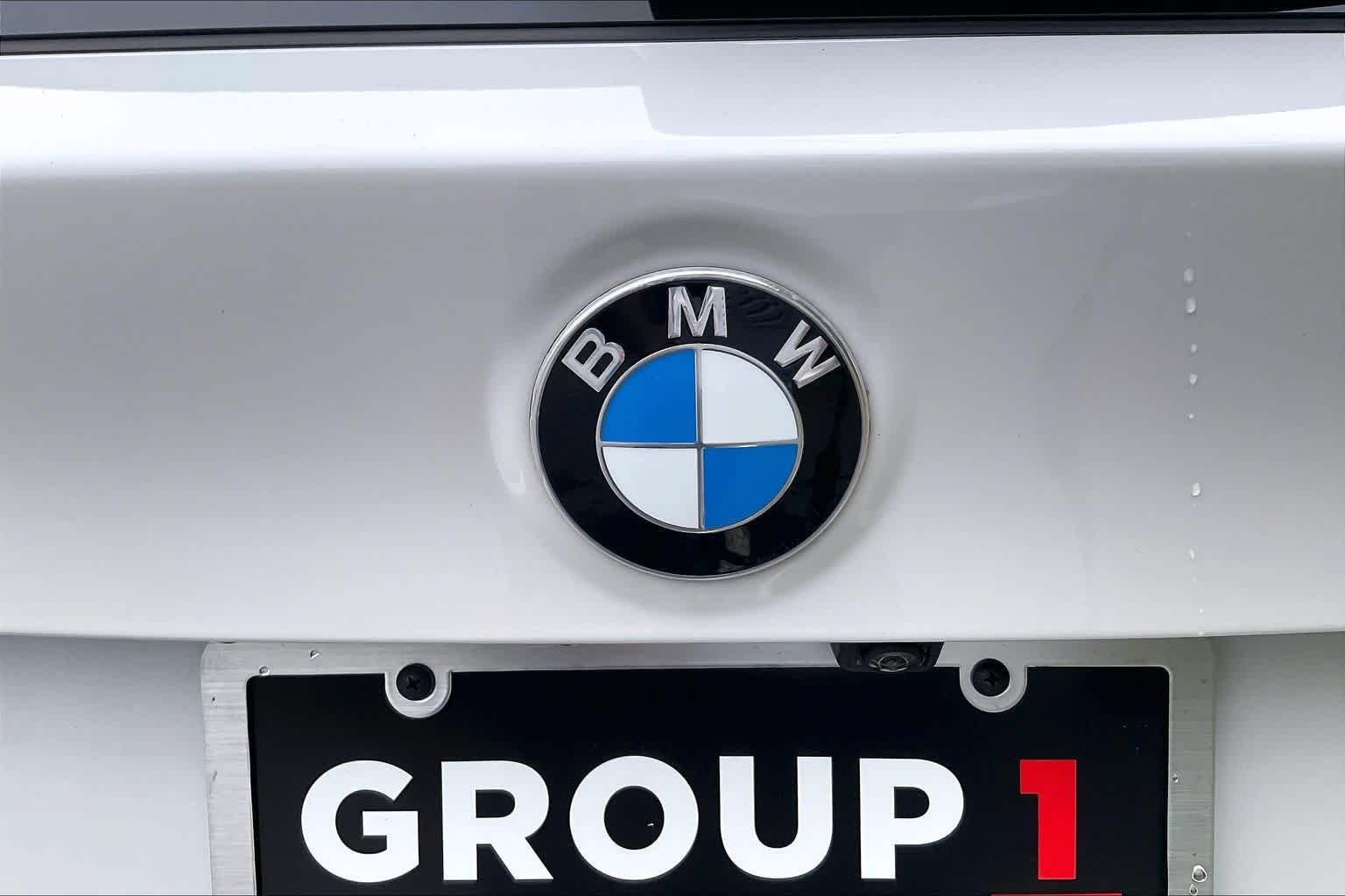 Used 2022 Mineral White Metallic BMW xDrive30i image 32