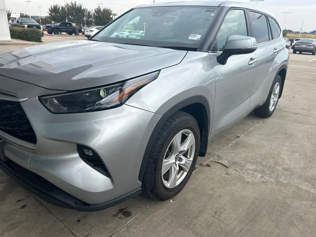 2024 Toyota Highlander LE