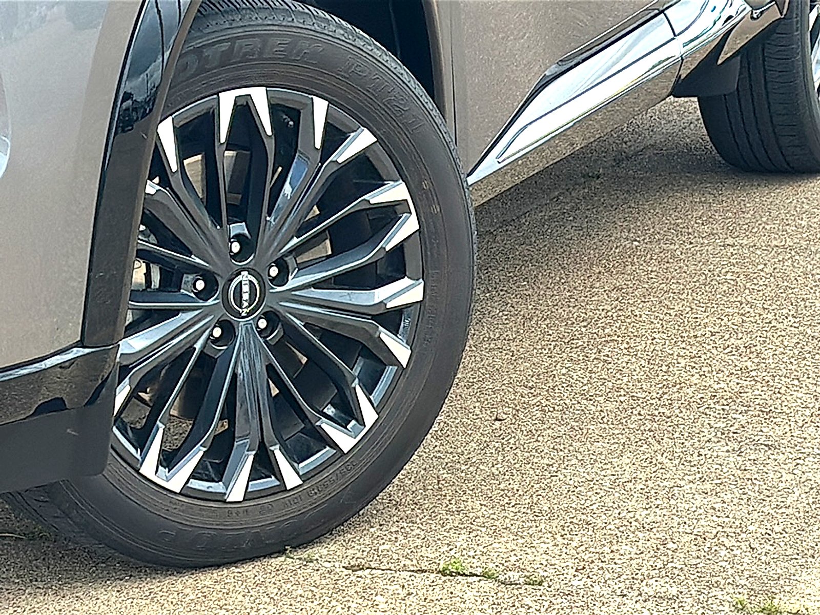 Used 2025 Gun Metallic Nissan Platinum FWD image 3
