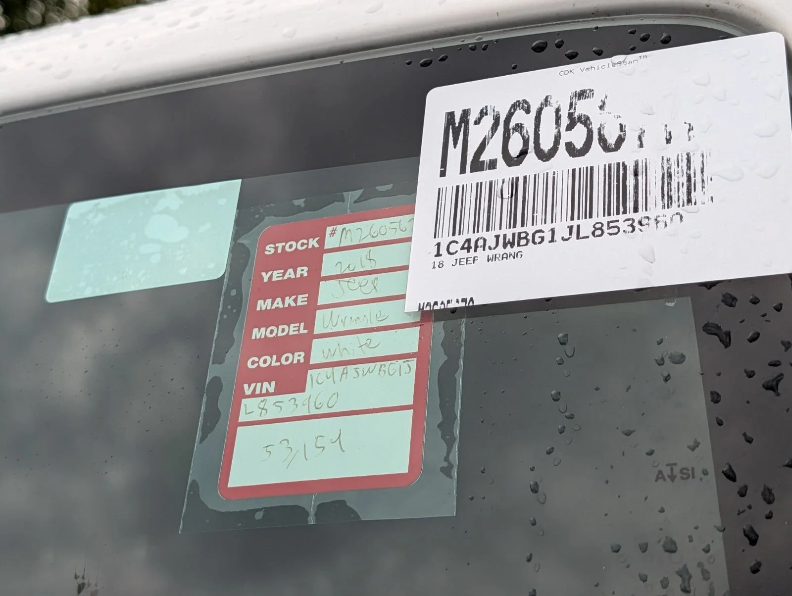 Used 2018 White Jeep Sahara 4x4 image 28