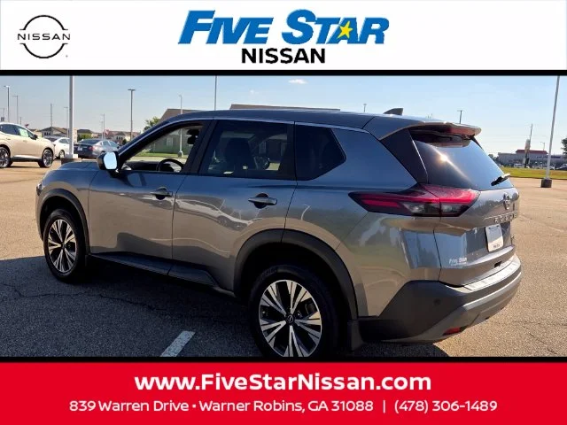 Used 2023 Gray Nissan SV image 9