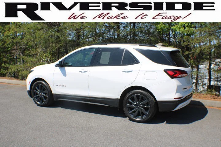 Used 2023 Summit White Chevrolet RS image 3