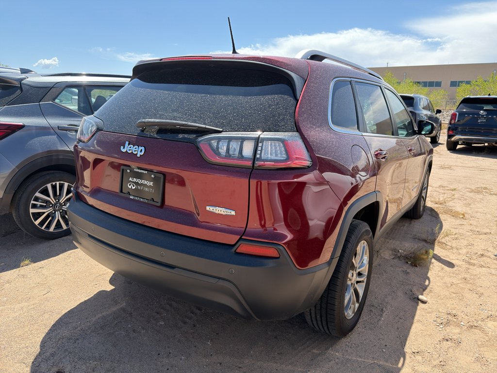Used 2019 Velvet Red Pearlcoat Jeep Latitude Plus image 4