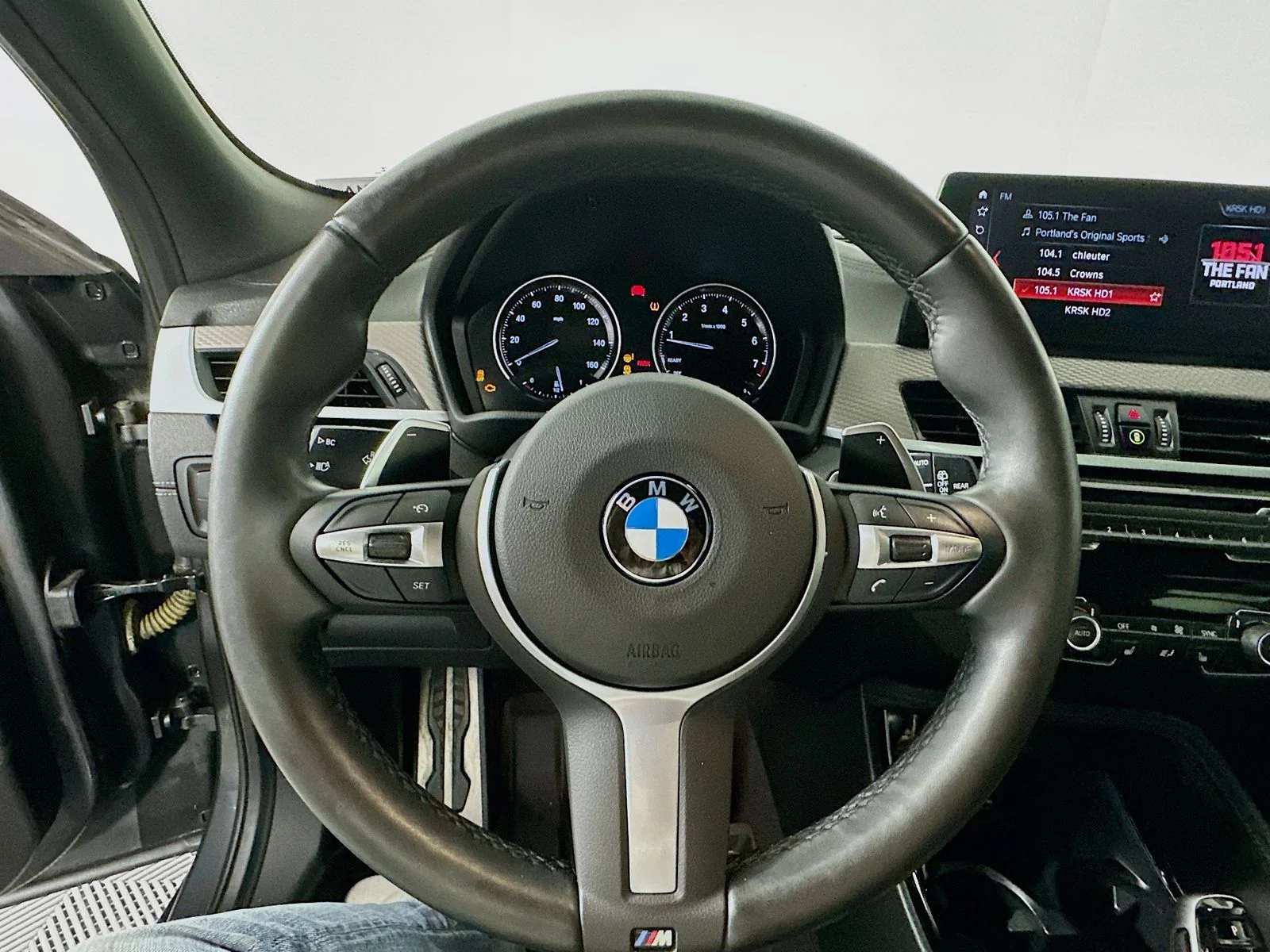 Used 2022 Mineral Grey Metallic BMW M35i image 11