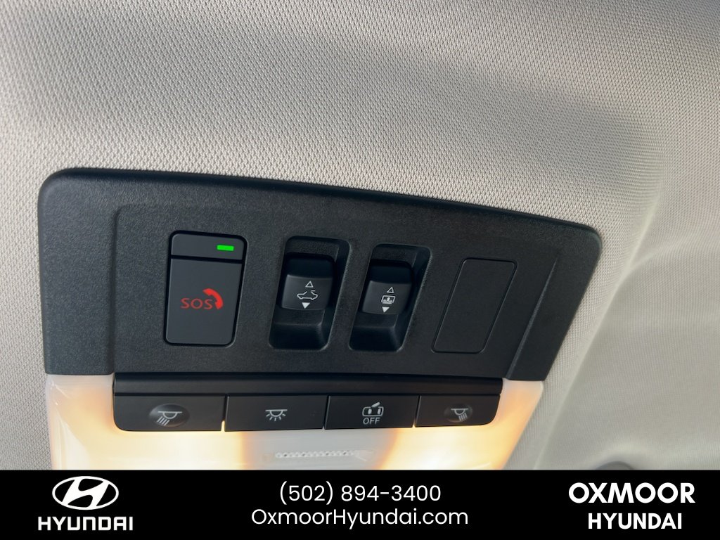 Used 2023 Pearl White Tricoat Nissan Platinum image 16