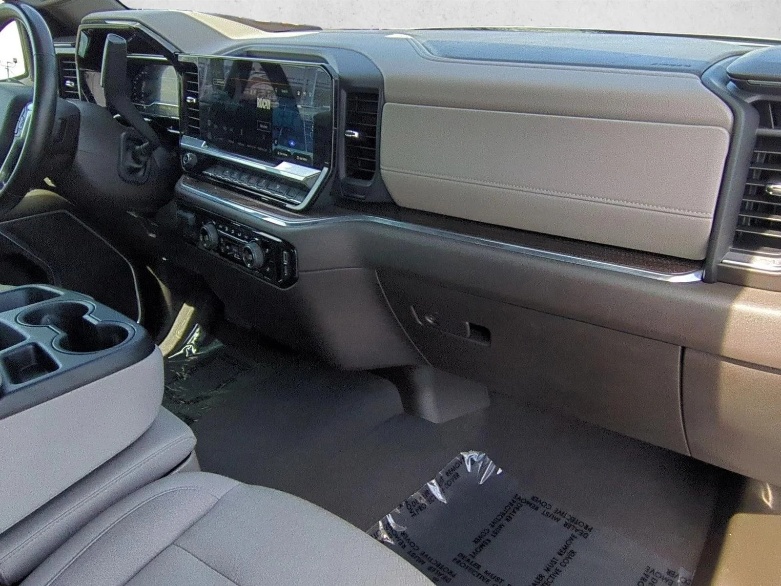 Used 2025 Sterling Gray Metallic Chevrolet LT image 22