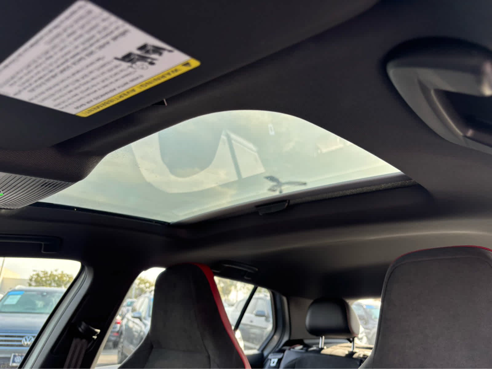 2025 Volkswagen Golf GTI SE - Photo 13