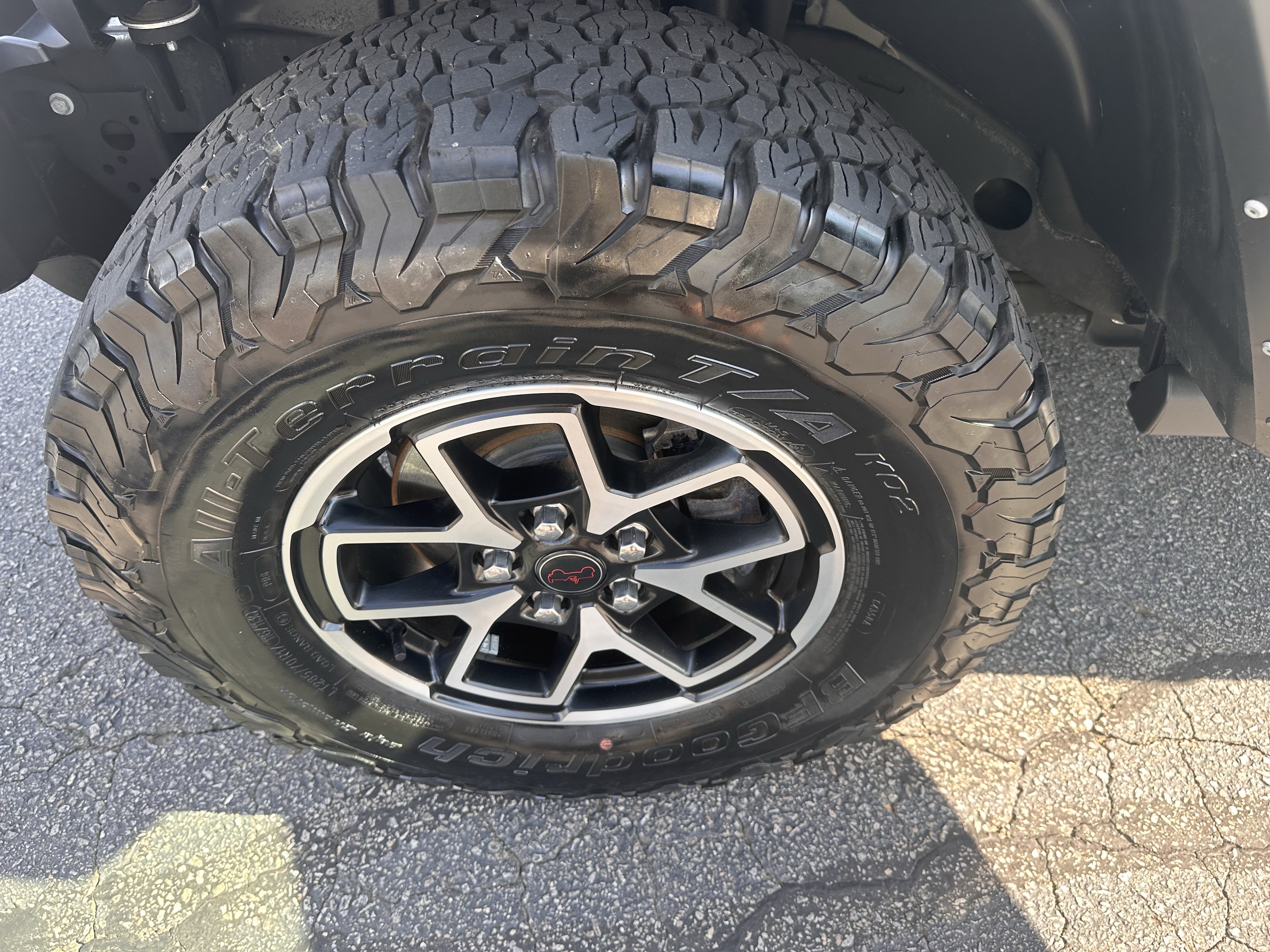 Certified Used 2024 Earl Clearcoat Jeep Rubicon image 28