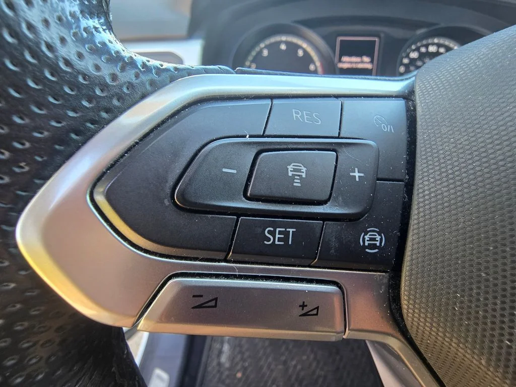 Used 2021 Gray Volkswagen 3.6L V6 SE w/Technology R-Line image 24