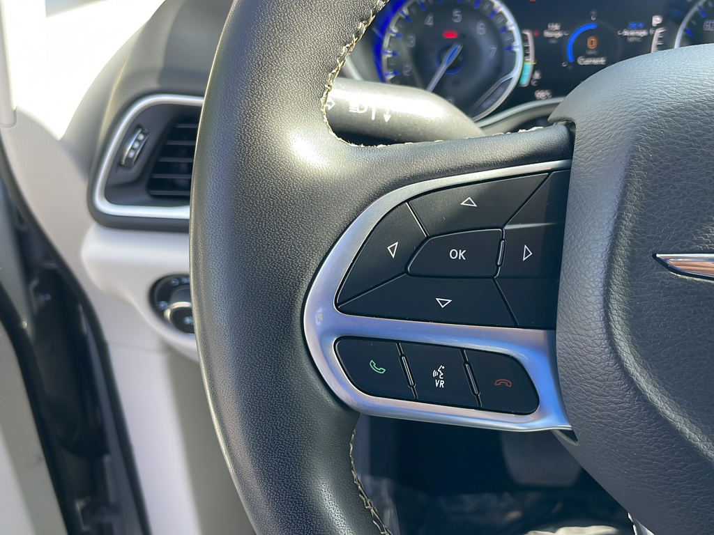 Used 2024 Silver Chrysler Touring L image 16