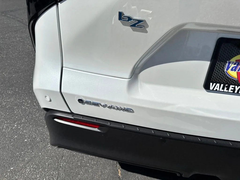 2026 Toyota bZ XLE - Photo 4
