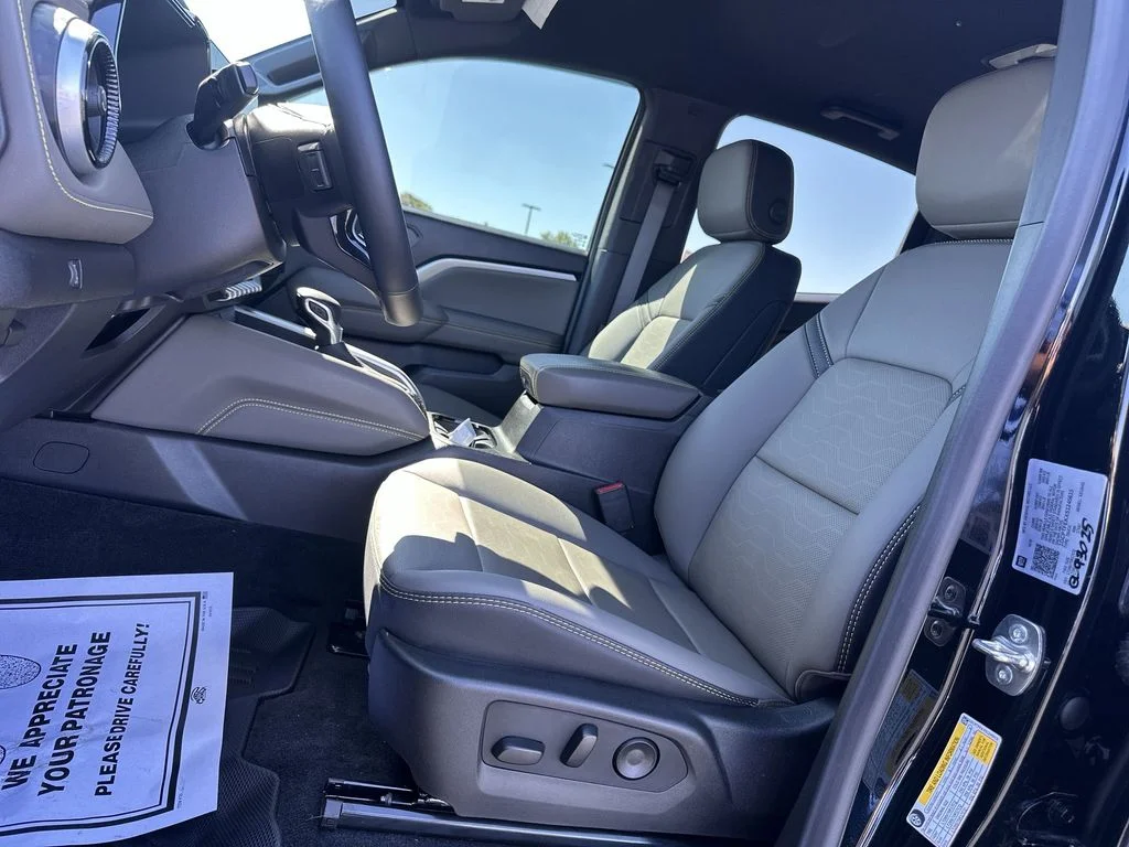 Used 2025 Black Chevrolet ZR2 image 17