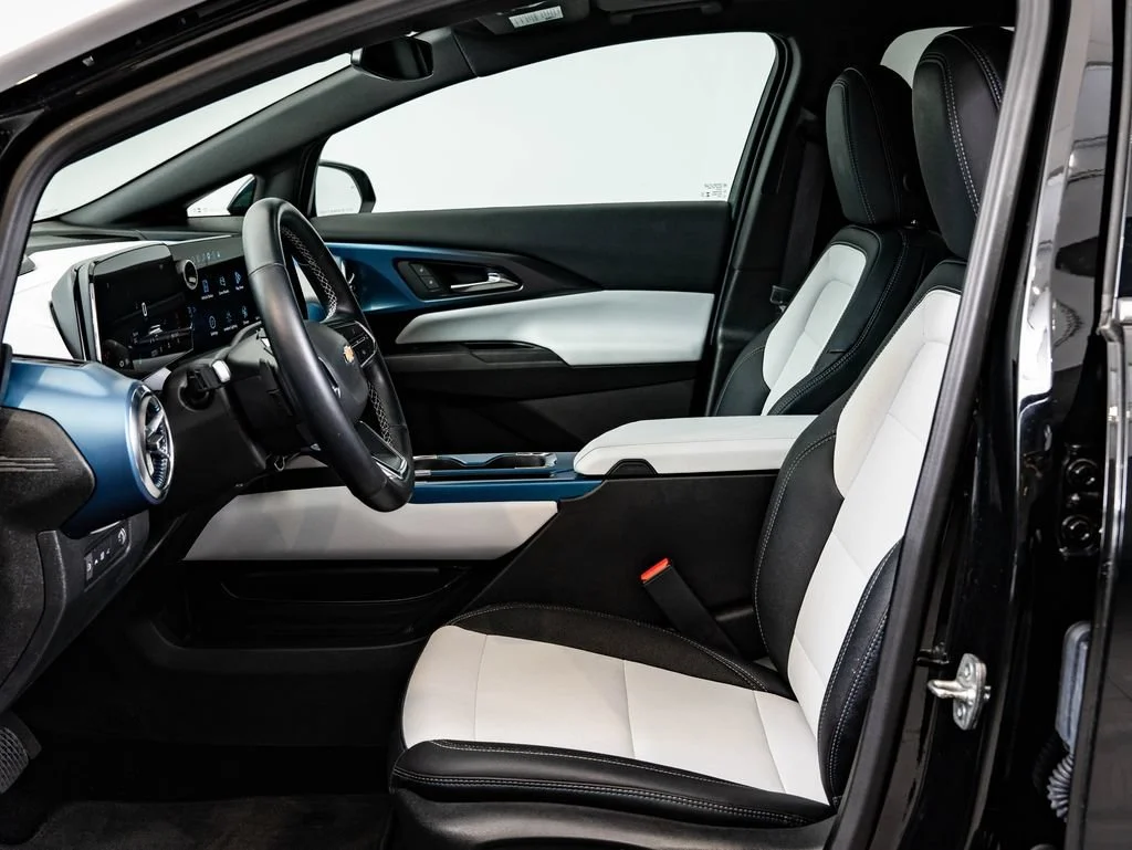 Used 2025 Black Chevrolet LT image 22