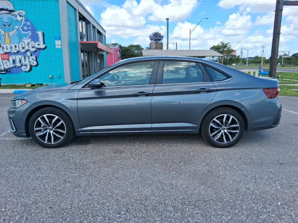 2025 Volkswagen Jetta SE - Photo 7