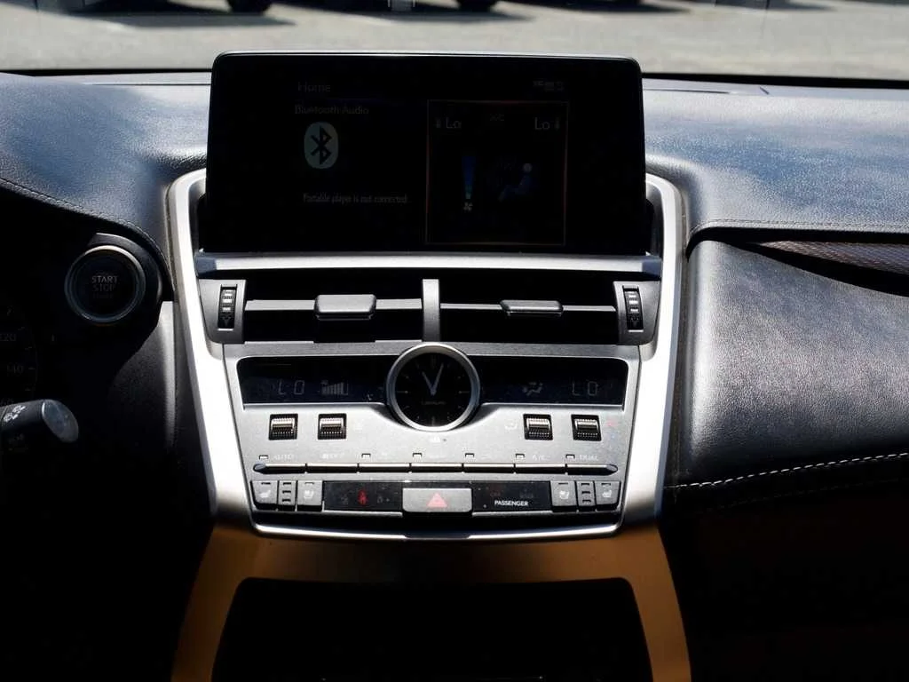 2021 Lexus NX 300 - Photo 25