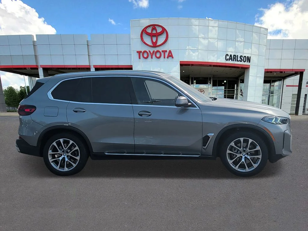 Used 2026 Gray BMW xDrive40i image 4