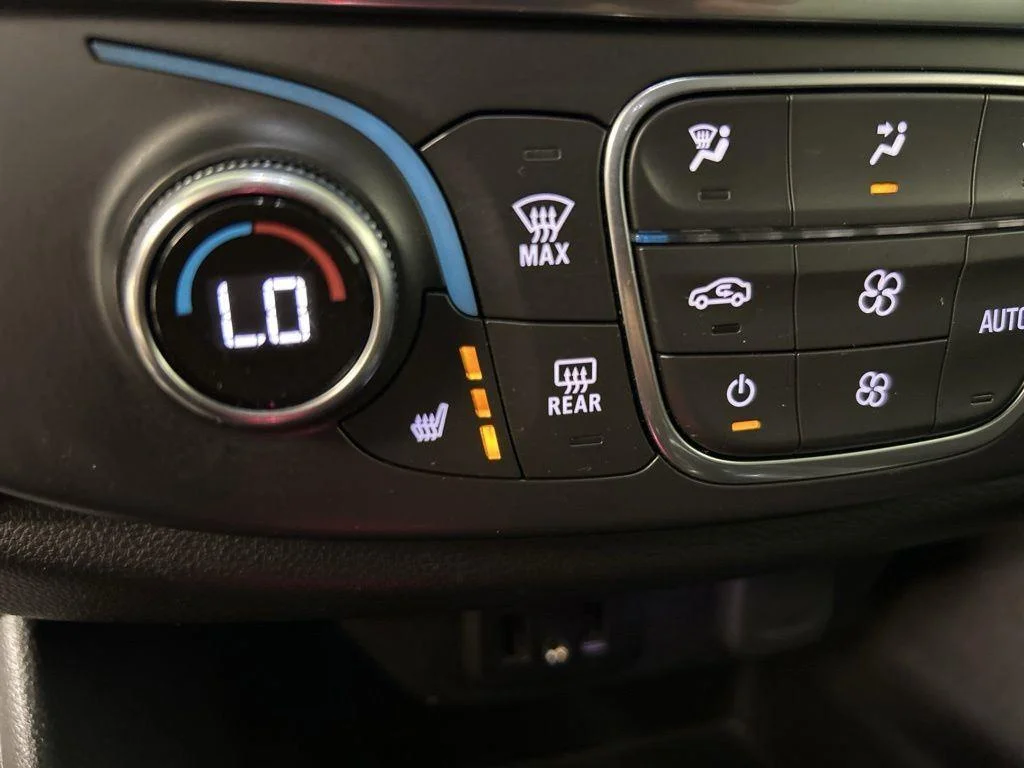 Used 2019 Silver Ice Metallic Chevrolet LT image 26