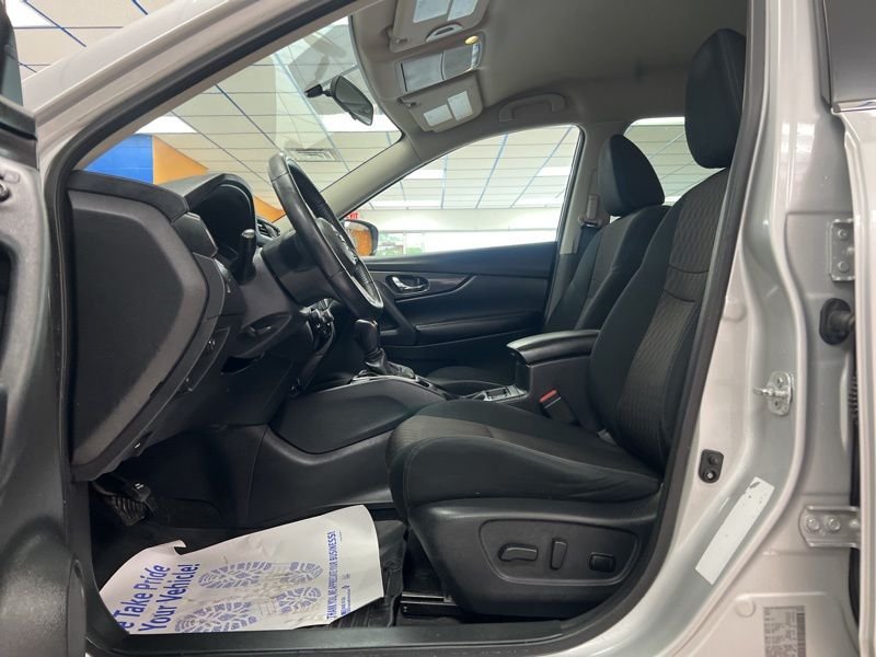 Used 2018 Silver Nissan SV image 17