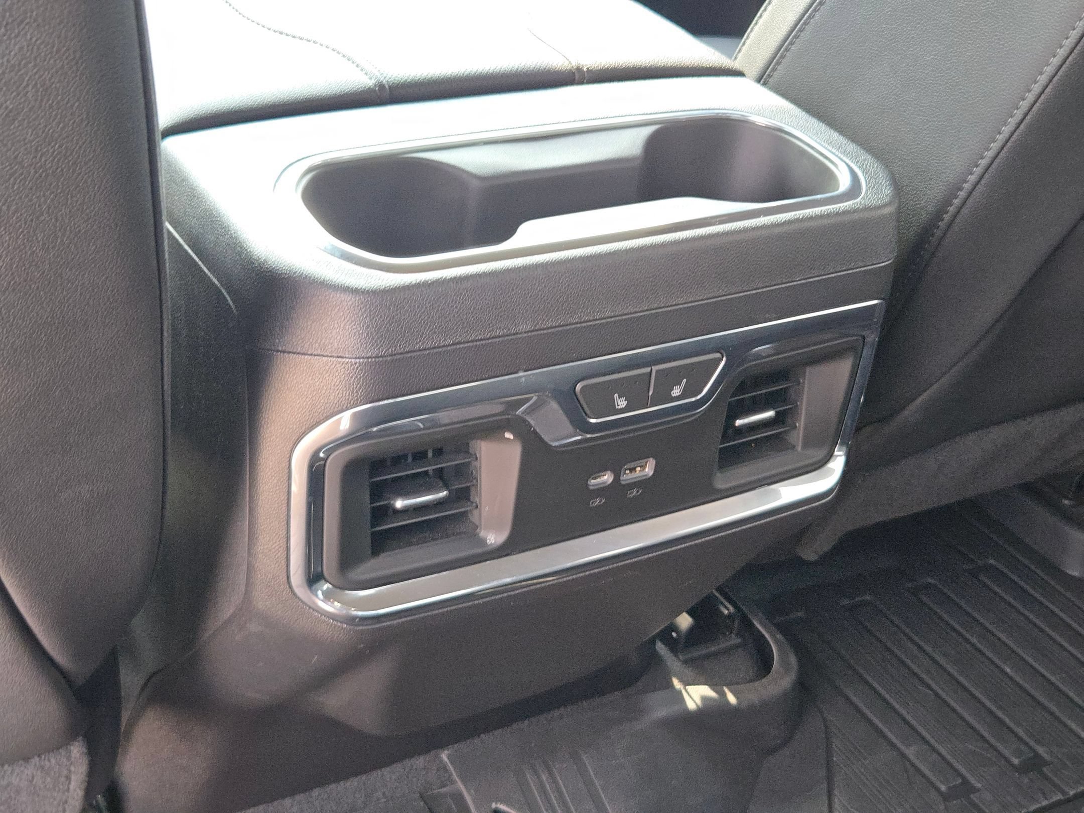 Certified Used 2024 Onyx Black GMC SLT image 23