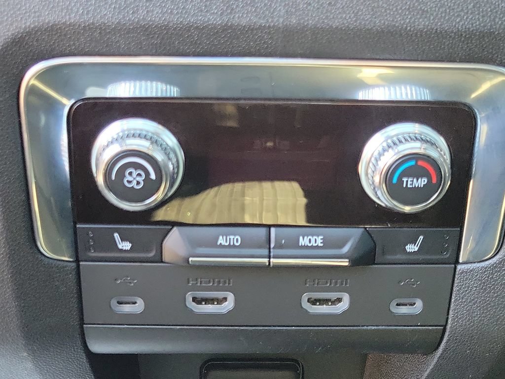 Used 2021 SMOKEY QUARTZ METALLIC GMC AT4 image 16