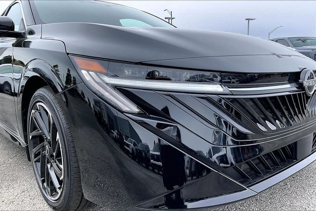 New 2026 Nissan Sentra SR 4D Sedan