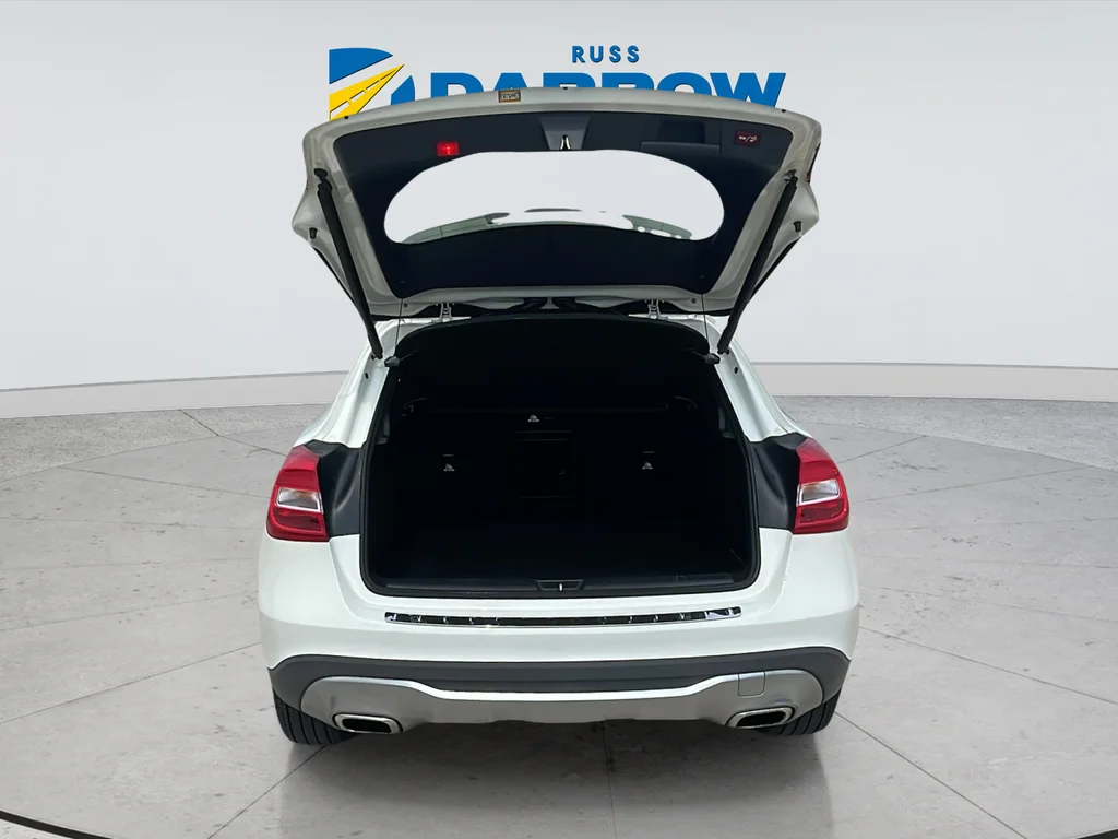 Used 2018 White Mercedes-Benz GLA 250 image 31