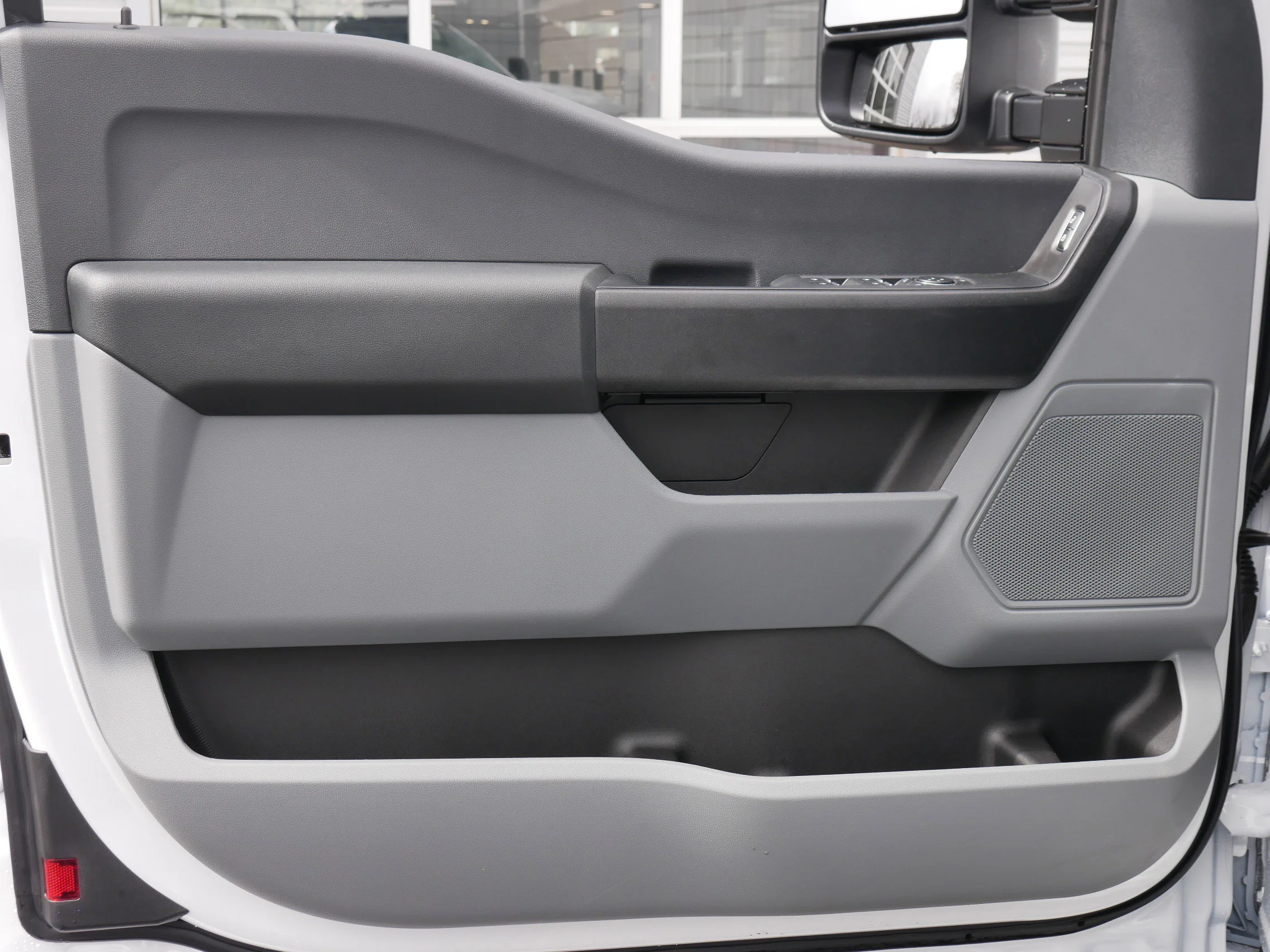 New 2025 Oxford White Ford XL image 31