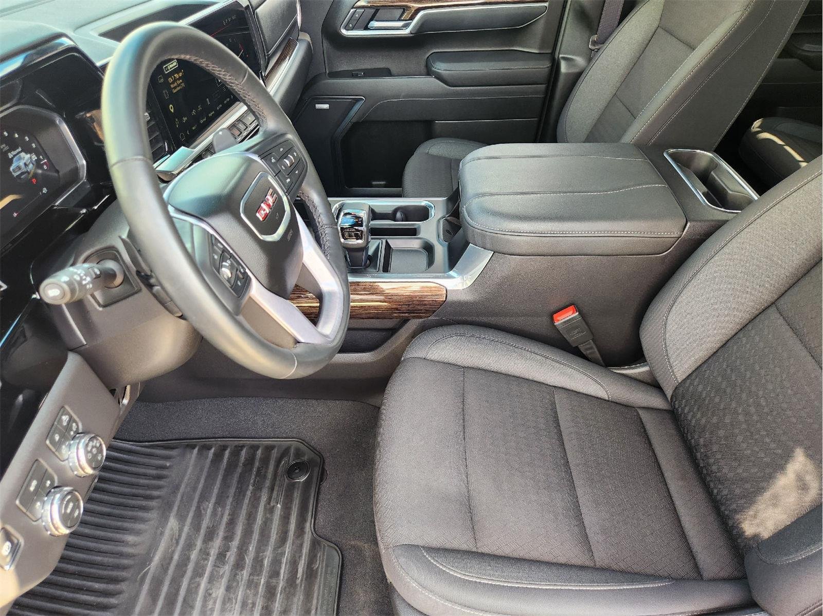 Used 2026 Onyx Black GMC Elevation image 15
