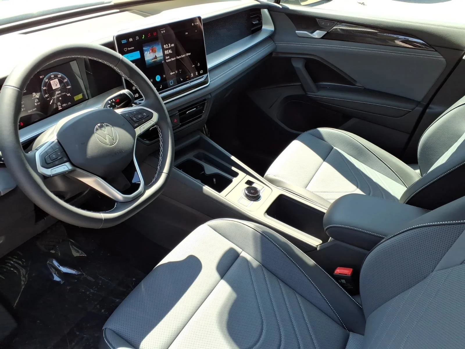 New 2026 Pure White Volkswagen 2.0T SE image 17