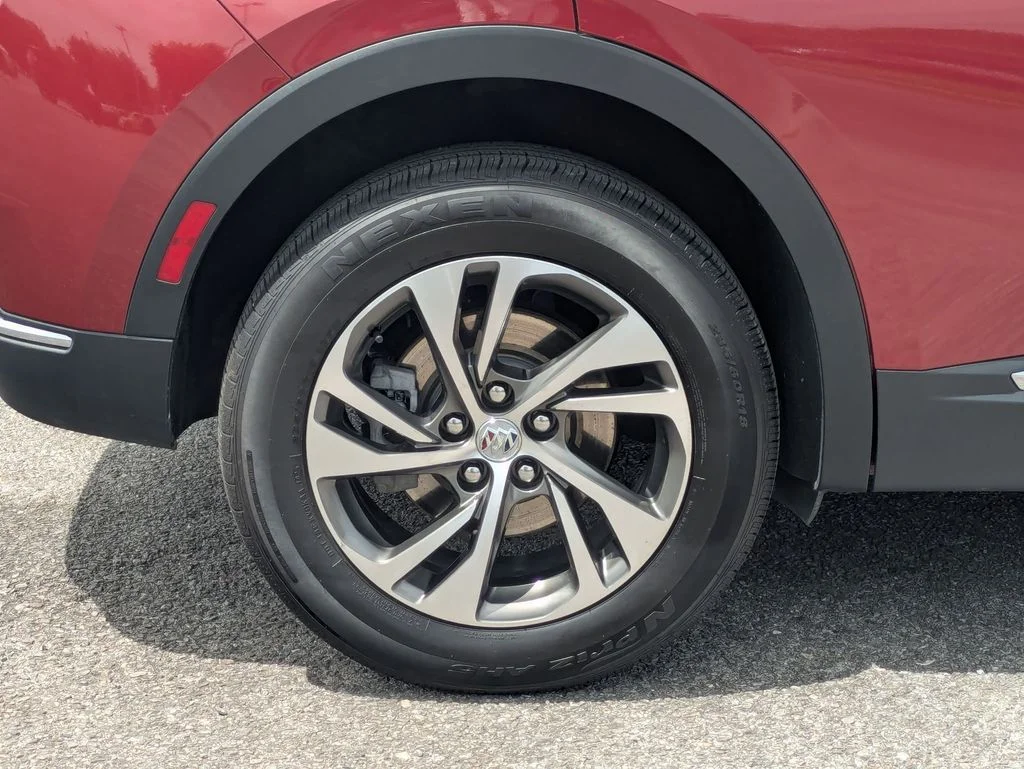 Used 2023 Red Buick Essence image 9