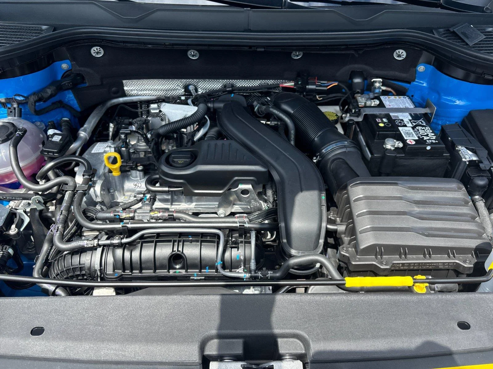 New 2026 Cornflower Blue Volkswagen SE image 9