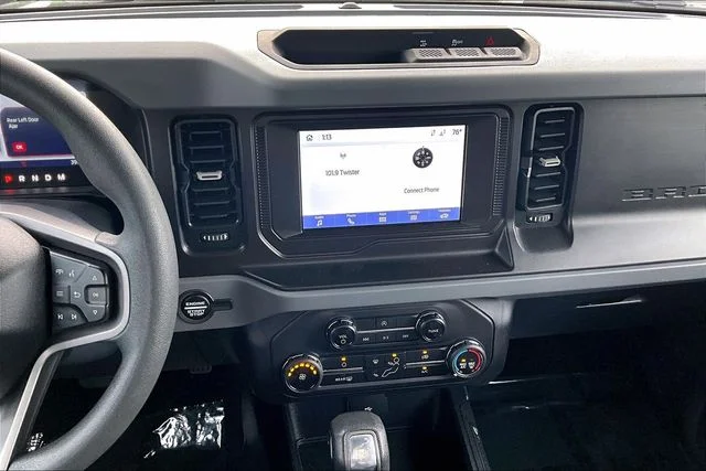 Used 2022 Green Ford Base image 6