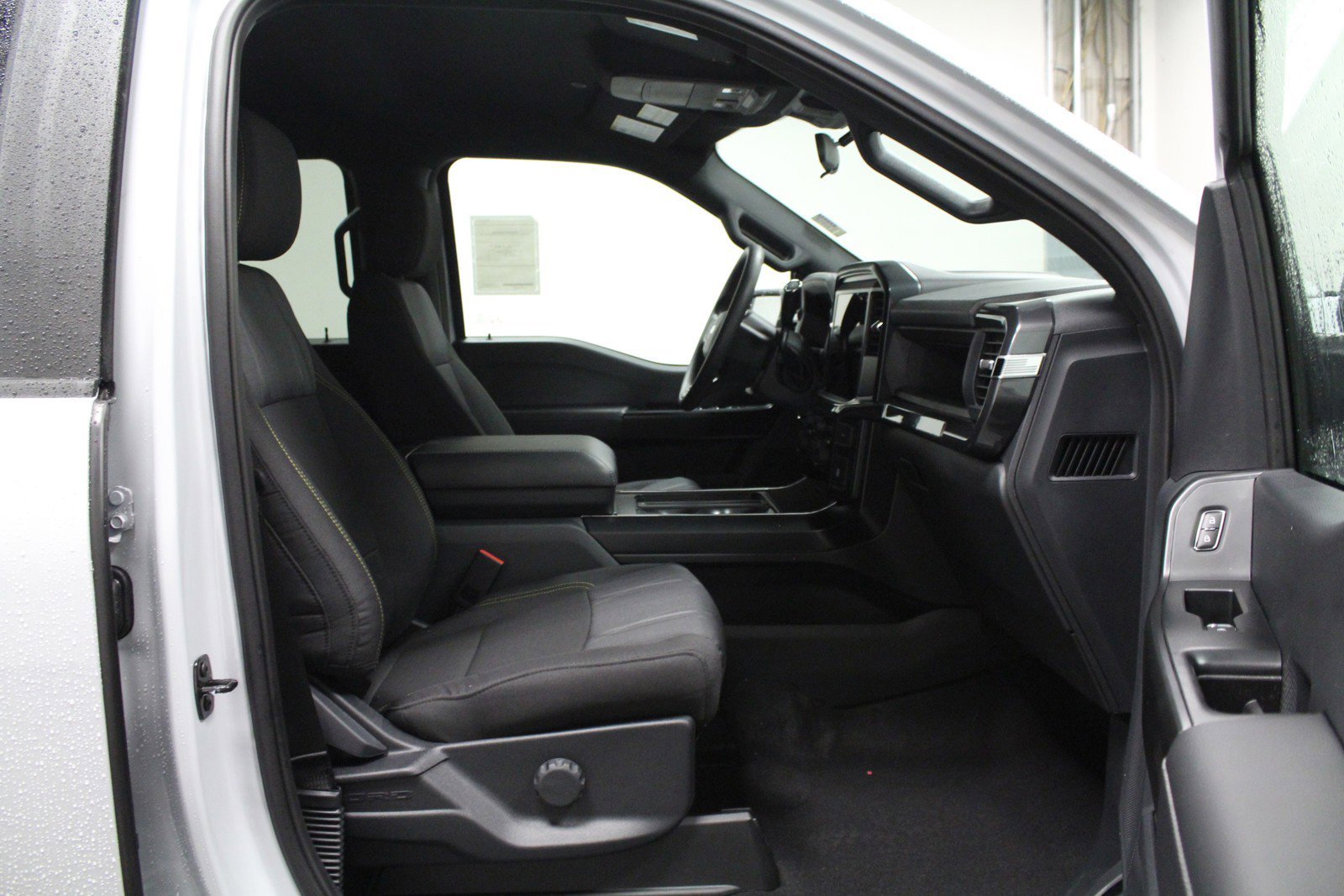 2025 Ford F-150 STX - Photo 16