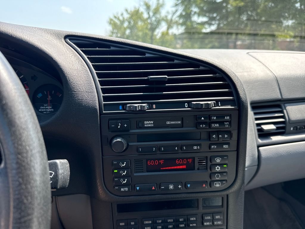 Used 1999  BMW Base image 15