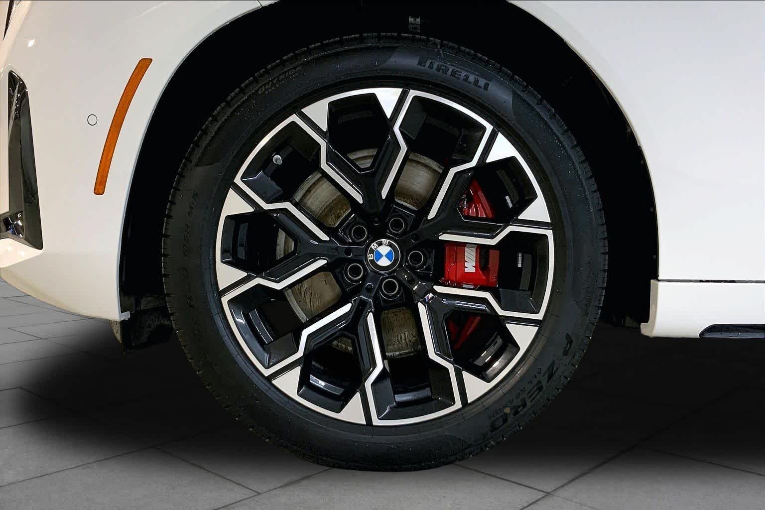 New 2026 Alpine White BMW M50 xDrive image 11