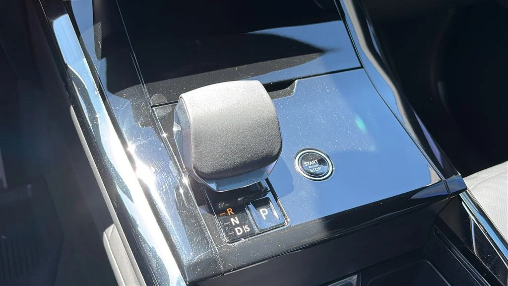 Certified Used 2024 Black Land Rover Dynamic SE image 18