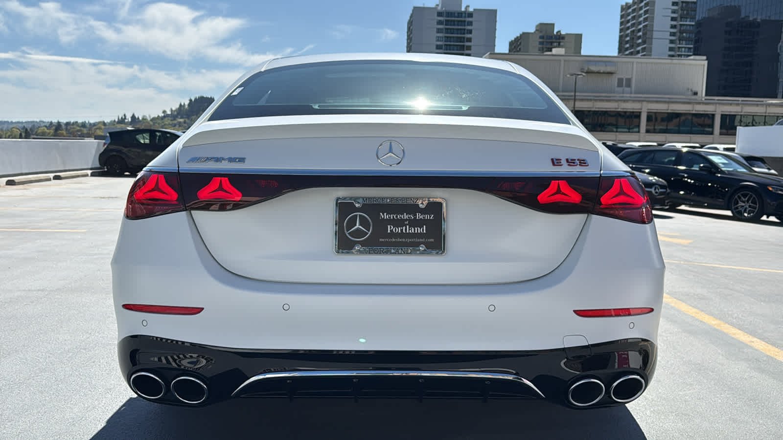 New 2026 MANUFAKTUR Moonlight White Magno Mercedes-Benz AMG® E 53 E image 7