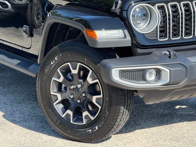 New 2025 Black Clear-Coat Exterior Paint Jeep Sahara image 3