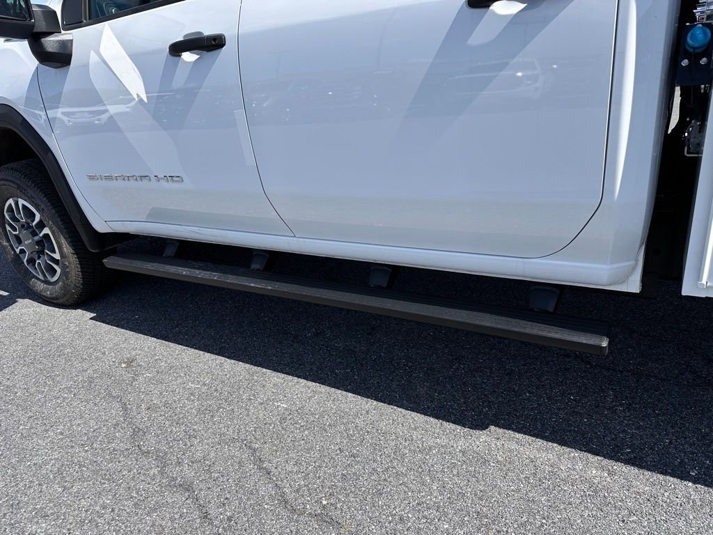 New 2026 Summit White GMC Pro image 35