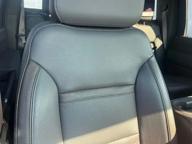 Used 2022  GMC Denali image 23
