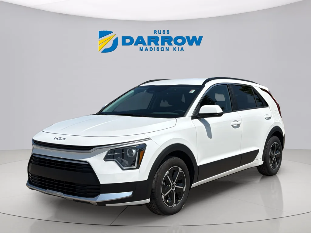 Certified Used 2025 Snow White Pearl Kia LX image 1