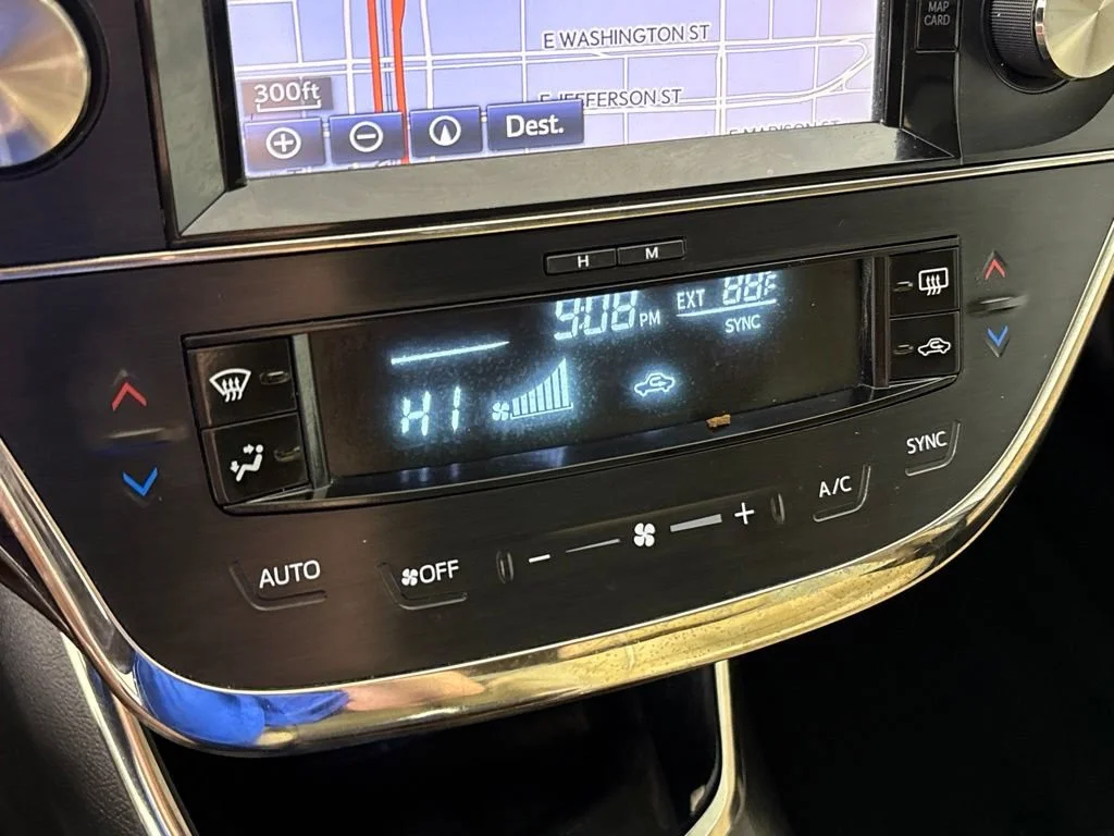 Used 2015 Gray Toyota XLE Touring image 38